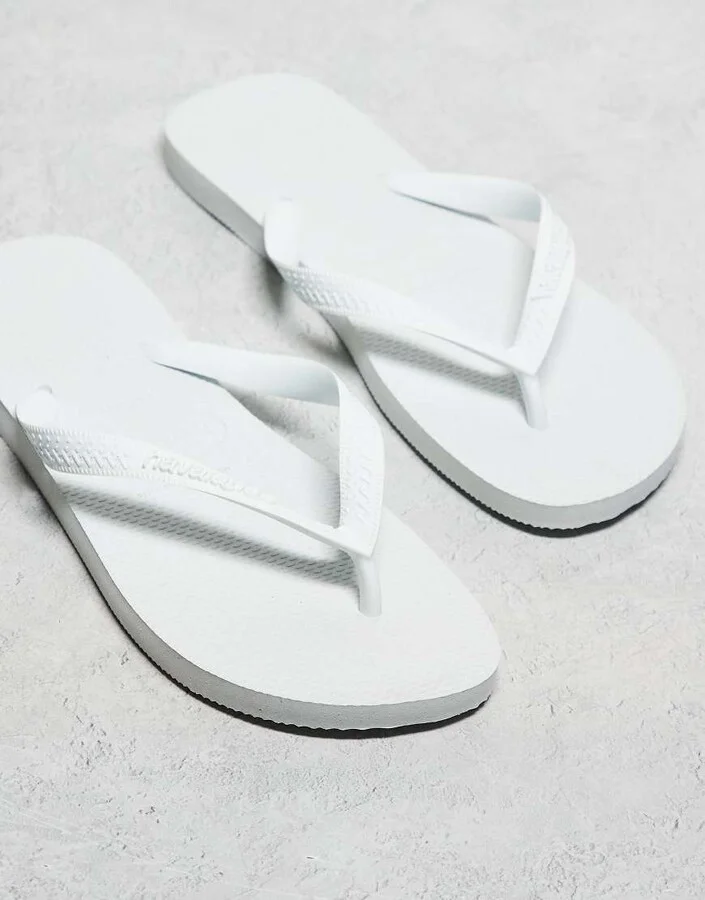 Havaianas unisex Classic Top flip flops in white - Image 2