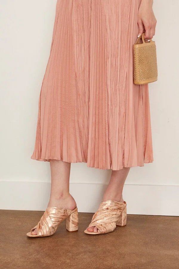 Heeled Laminated Leather Crossed Sandals in Cipria - Image 2