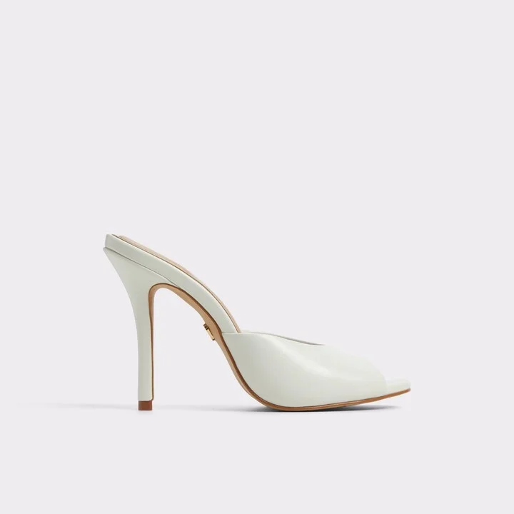 Heeled mule