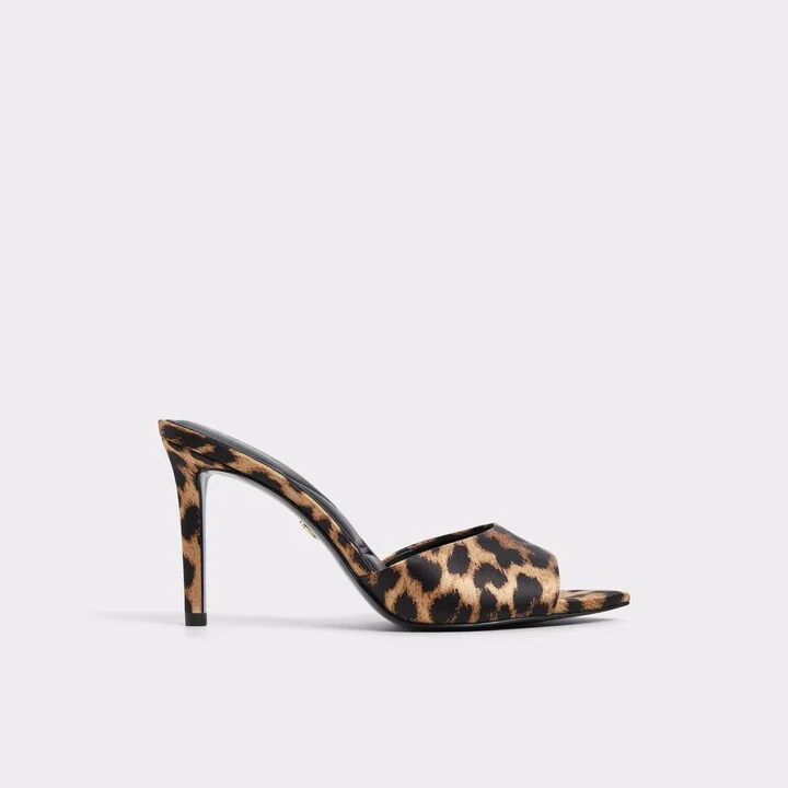 Heeled mule