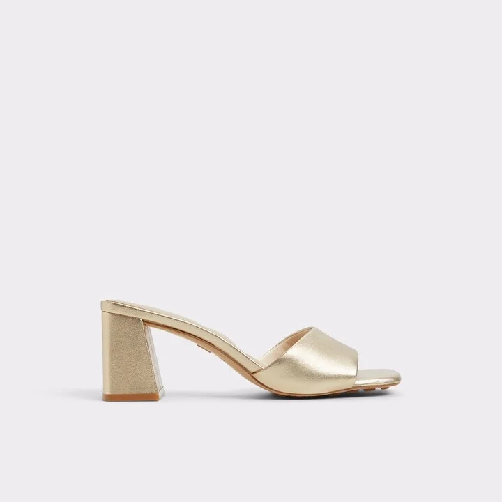 Heeled mule