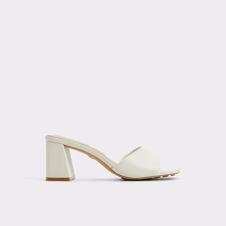 Heeled mule