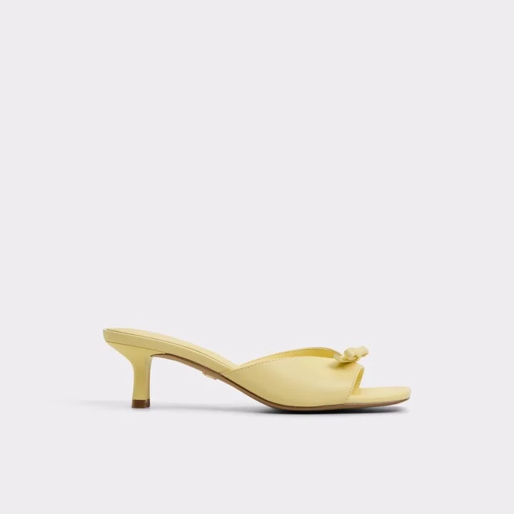 Heeled mule