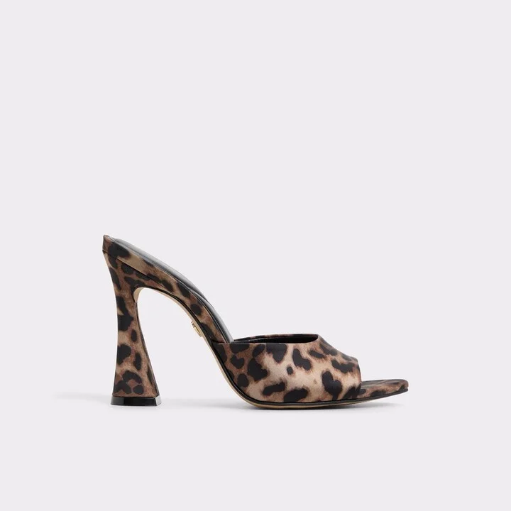Heeled mule