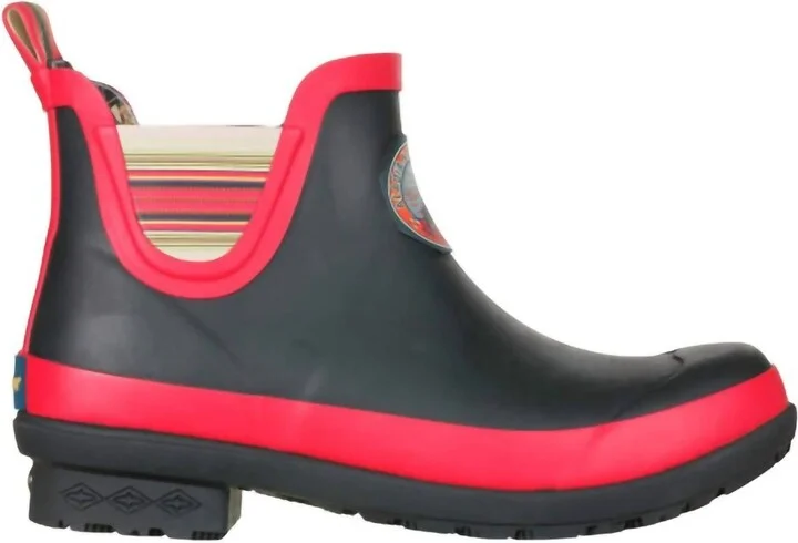 Heritage Park Chelsea Boot In Black