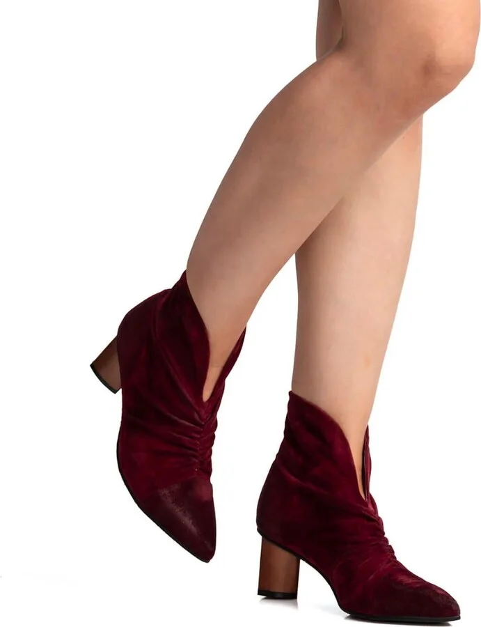 Hetty Suede Heel Boots In Bordeaux