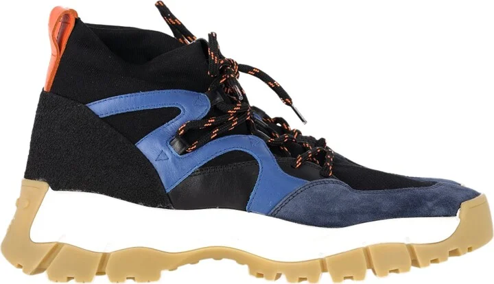 High-Top Sneakers in Navy Blue Suede