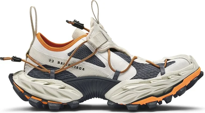 Hike Sneaker