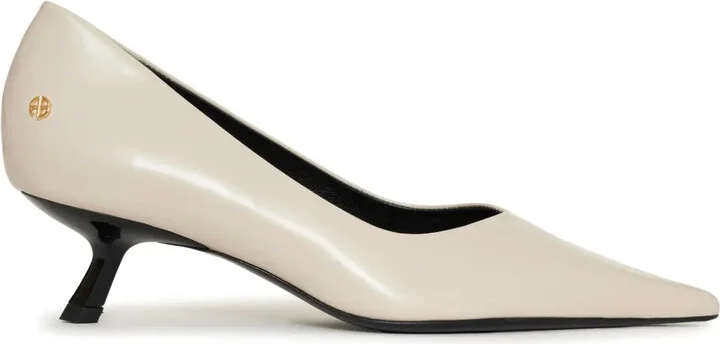 Hilda pumps