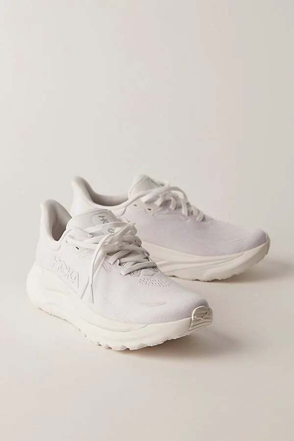HOKA Arahi 8 Sneakers - Image 2