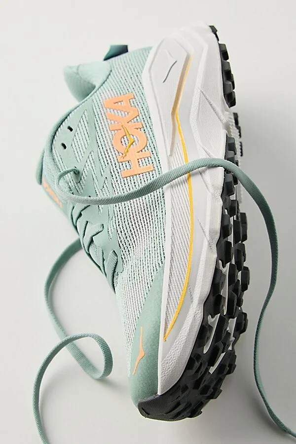 HOKA Challenger 8 Sneakers