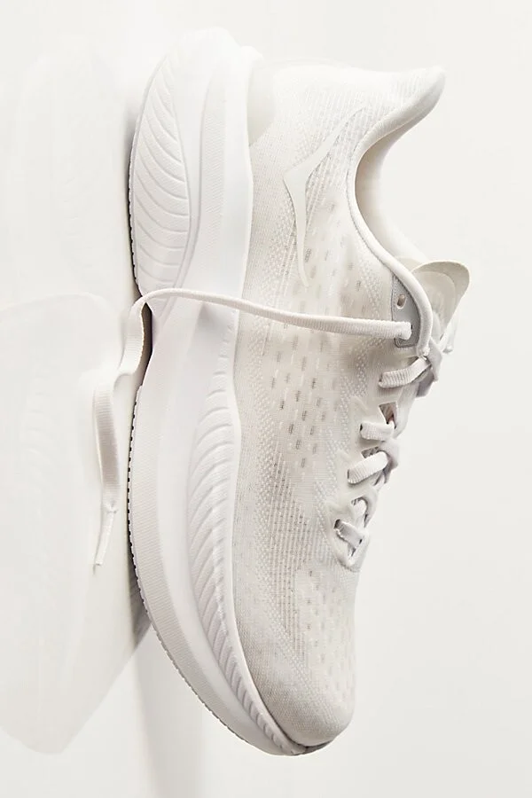 HOKA Mach 6 Sneakers