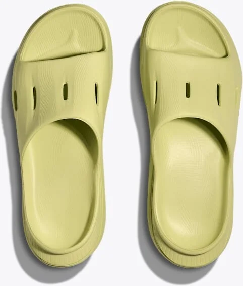 HOKA ORA Recovery Slide 3 Shoes in Honeydew/Honeydew - Image 2