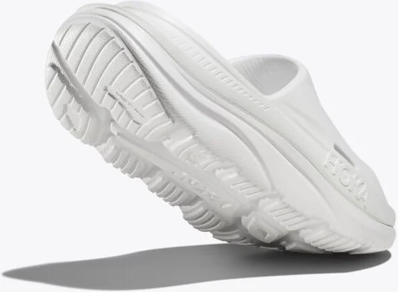 HOKA ORA Recovery Slide 3 Shoes in White/White - Image 4