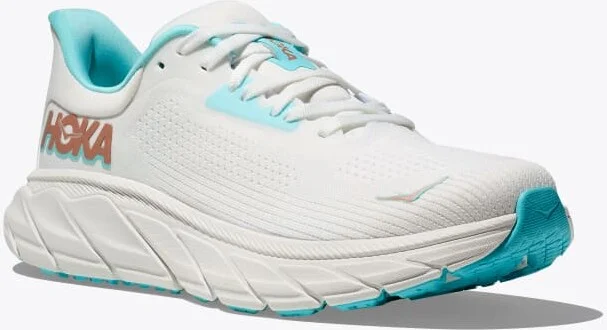 HOKA Women's Arahi 7 Shoes in Frost/Rose Gold - Image 6