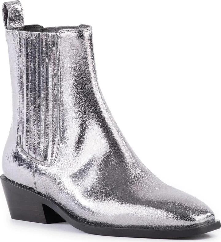 Hold Me Down Womens Textured Leather Chelsea Boots