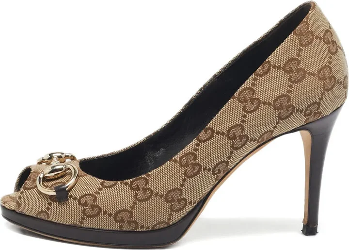 Horsebit heeled pumps