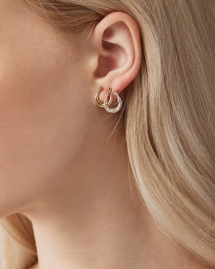 Horseshoe stud earrings