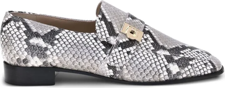 Hug buckle loafers