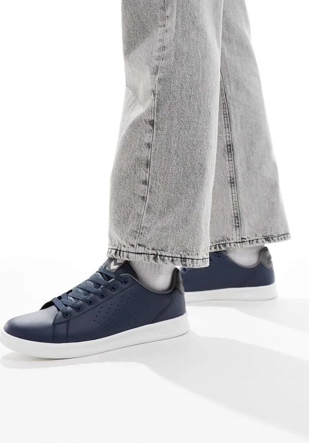 Hummel Busan court sneakers in navy - Image 2