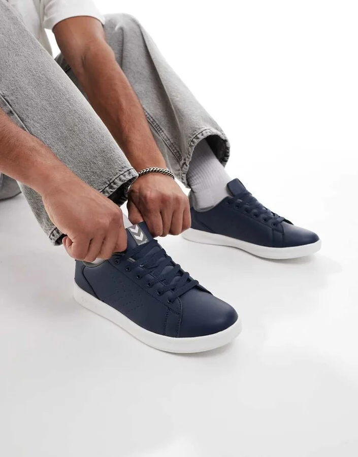 Hummel Busan court sneakers in navy
