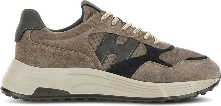 Hyperlight low-top sneakers