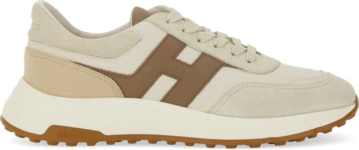 "Hyperlight" Sneaker