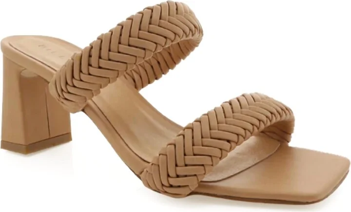 Illora Mules In Desert
