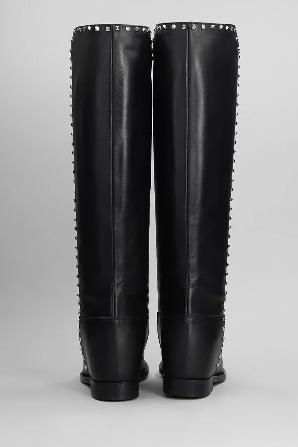 In Black Leather - Image 4