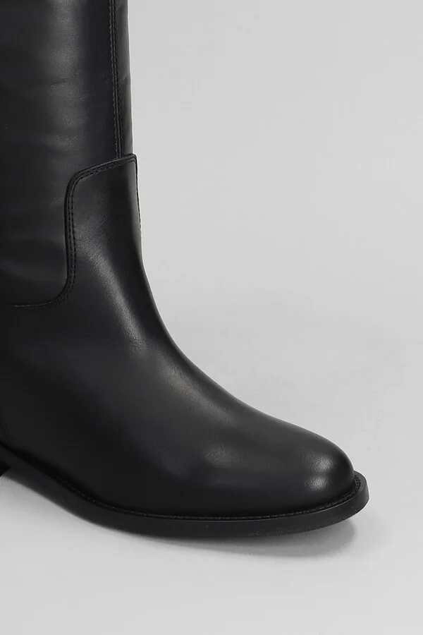 In Black Leather - Image 5