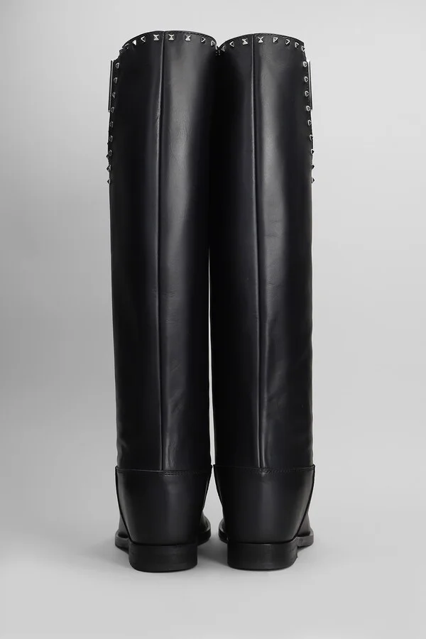 In Black Leather - Image 4