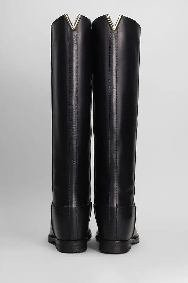 In Black Leather - Image 4