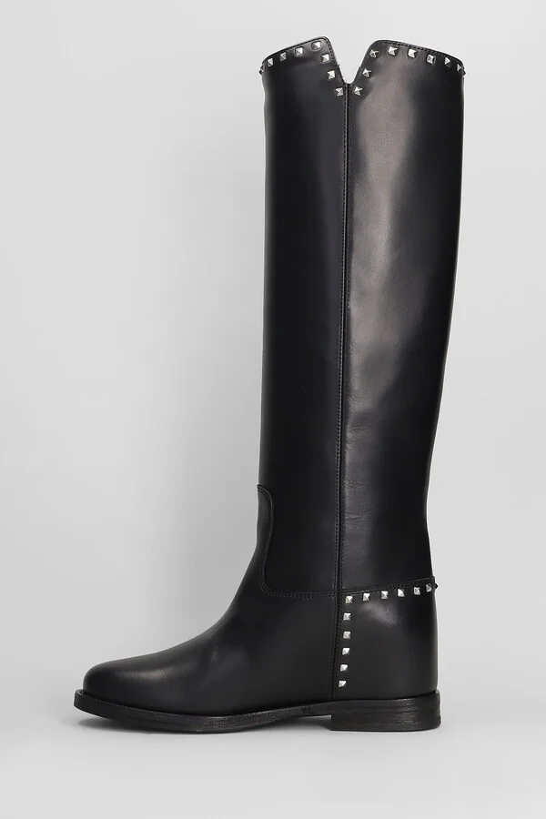 In Black Leather - Image 3