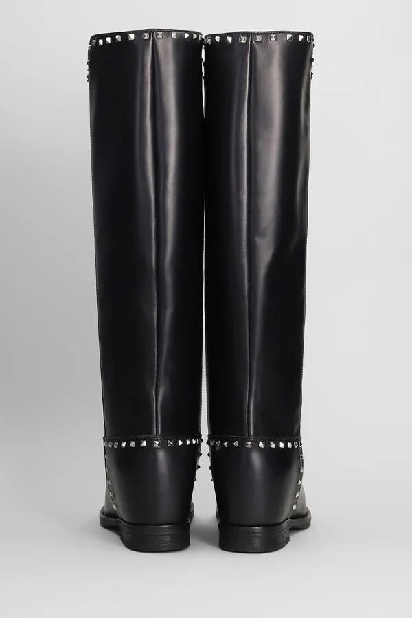 In Black Leather - Image 4