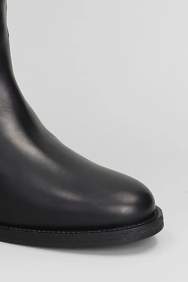 In Black Leather - Image 5