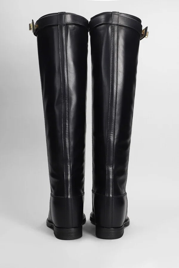 In Black Leather - Image 4