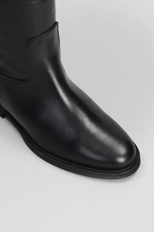 In Black Leather - Image 5