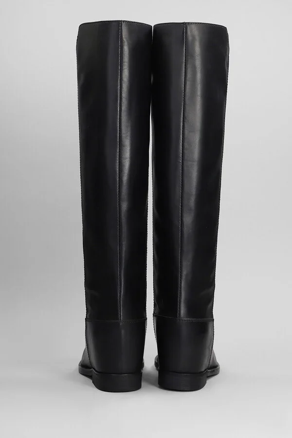 In Black Leather - Image 4