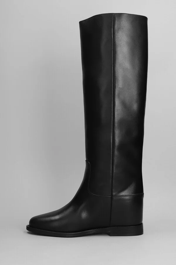 In Black Leather - Image 3