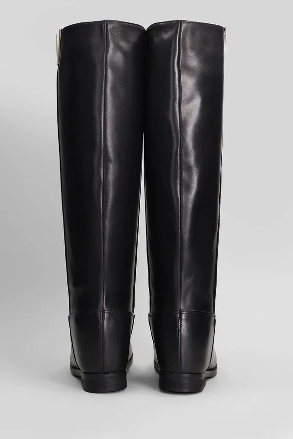 In Black Leather - Image 4