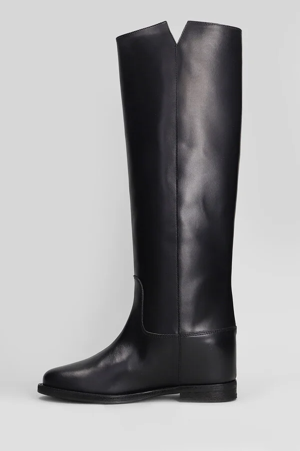 In Black Leather - Image 3