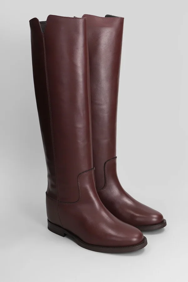 In Bordeaux Leather - Image 2