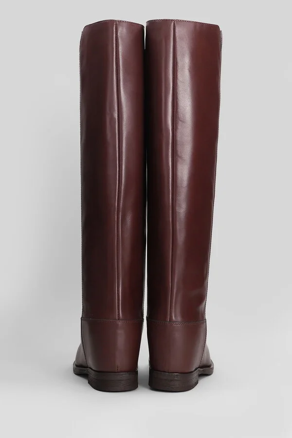 In Bordeaux Leather - Image 4