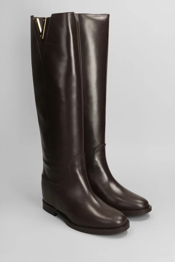 In Dark Brown Leather - Image 2