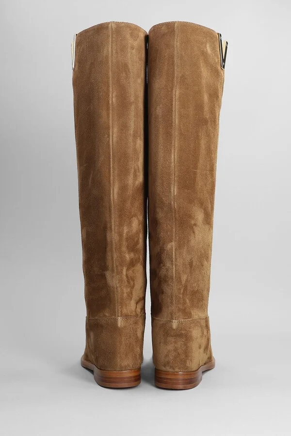 In Leather Color Suede - Image 4