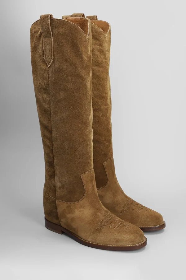 In Leather Color Suede - Image 2