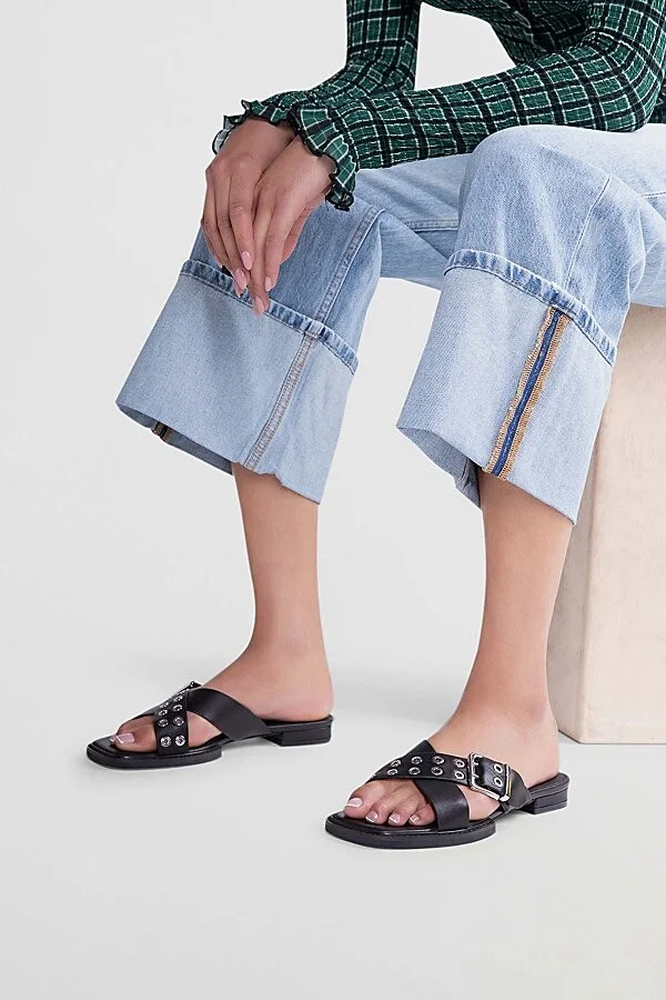 Intentionally Blank Clipz Leather Sandal in Black - Image 5