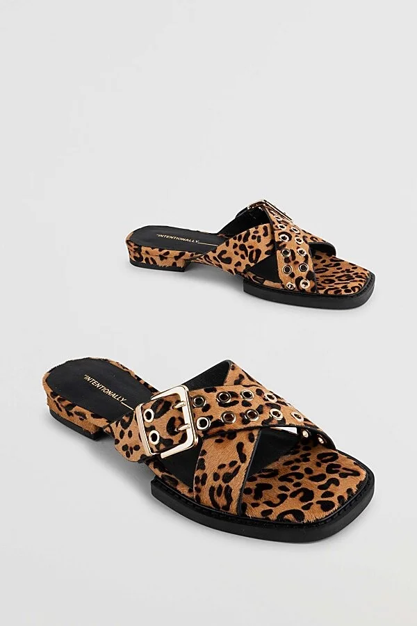 Intentionally Blank Clipz Leather Sandal in Black - Image 10