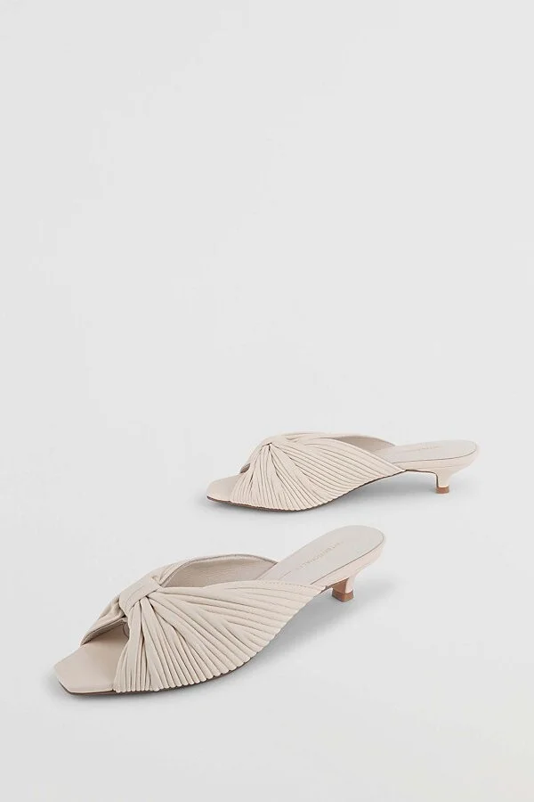 Intentionally Blank Curfew Leather Kitten Heel in Cream - Image 2