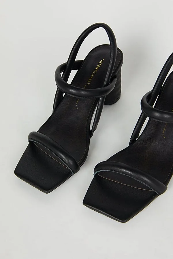 Intentionally Blank Kifton Leather Heel in Cream - Image 7